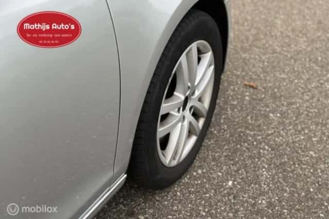 Volkswagen Golf (2011) thumbnail 8