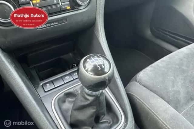Volkswagen Golf (2011) thumbnail 10