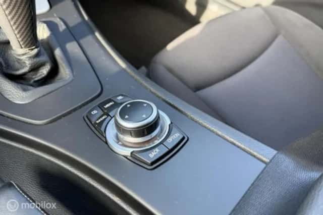 BMW 3-Serie (2010) thumbnail 19