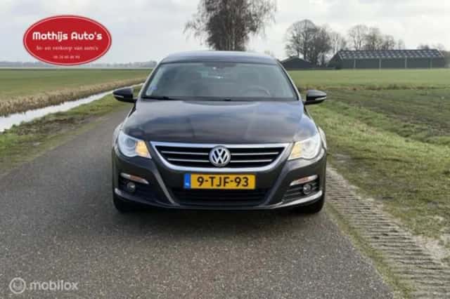 Volkswagen Passat (2014) thumbnail 2