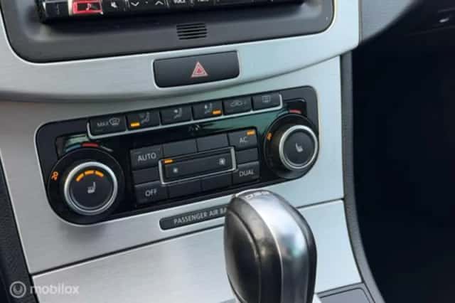 Volkswagen Passat (2014) thumbnail 21