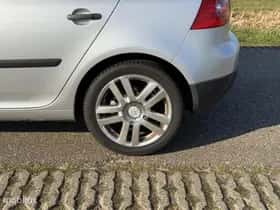 Volkswagen Golf (2005) thumbnail 12