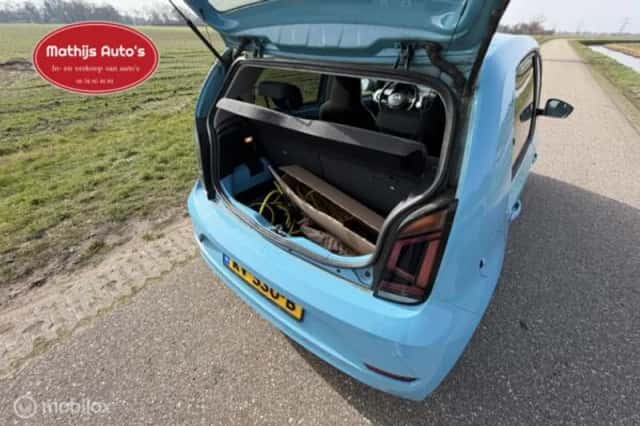 Volkswagen E-Up! (2016) thumbnail 8