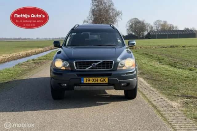Volvo XC90 (2007) thumbnail 2