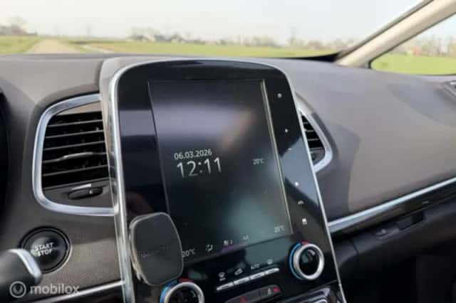 Renault Espace (2017) thumbnail 23
