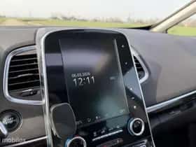 Renault Espace (2017) thumbnail 23