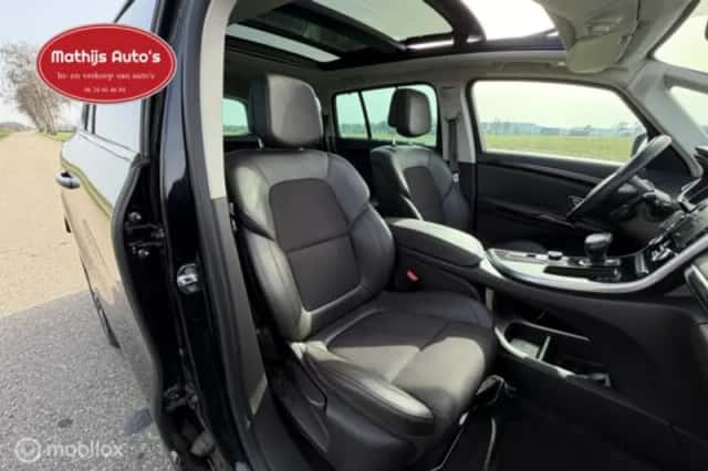 Renault Espace (2017) thumbnail 5