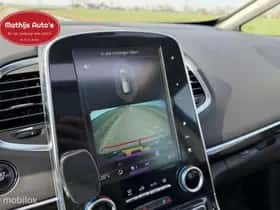 Renault Espace (2017) thumbnail 8