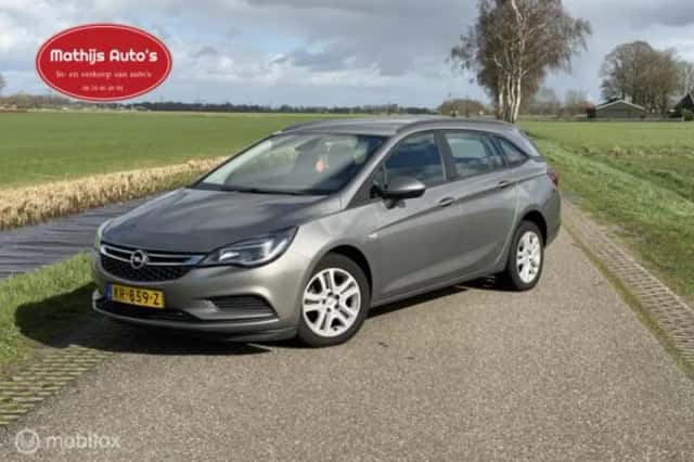 Opel Astra (2016) thumbnail 1