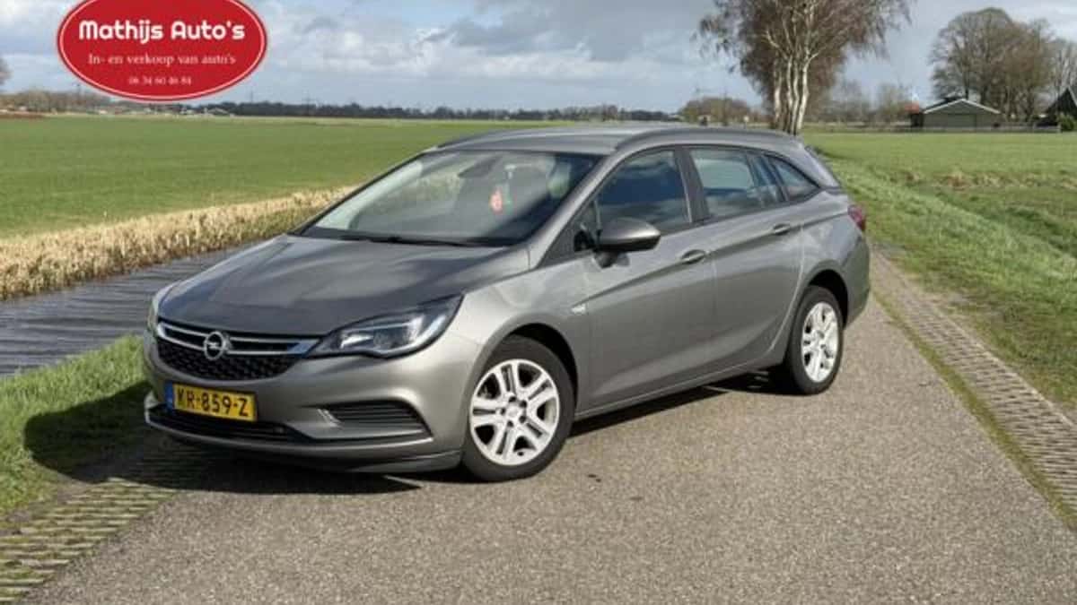 Opel Astra (2016) — foto 1