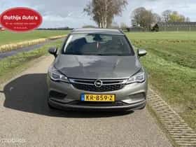 Opel Astra (2016) thumbnail 2
