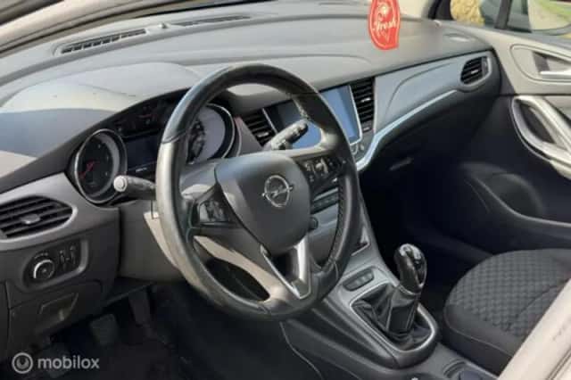 Opel Astra (2016) thumbnail 13
