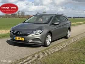 Opel Astra (2016) thumbnail 3