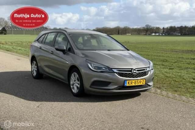 Opel Astra (2016) thumbnail 4