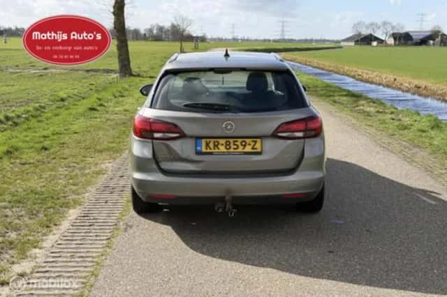 Opel Astra (2016) thumbnail 9