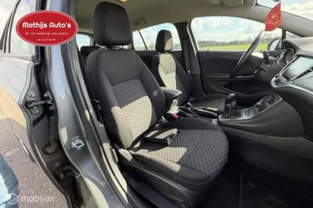 Opel Astra (2016) thumbnail 10