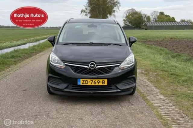 Opel Zafira (2019) thumbnail 2