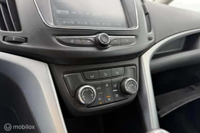 Opel Zafira (2019) thumbnail 18