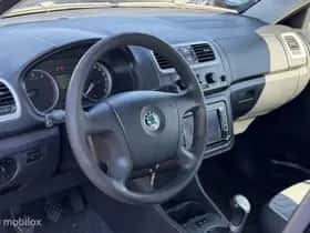 Škoda Fabia (2008) thumbnail 15