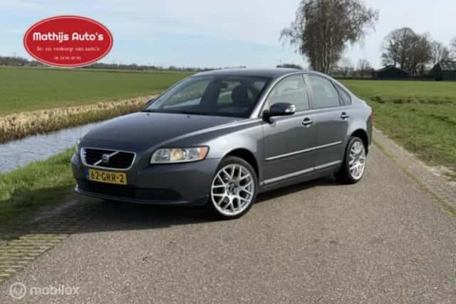 Volvo S40 (2009) thumbnail 1