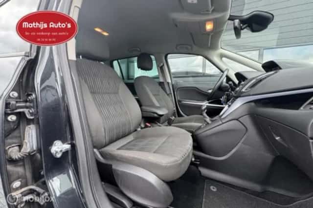 Opel Zafira (2017) thumbnail 5