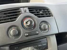 Renault Kangoo (2013) thumbnail 18