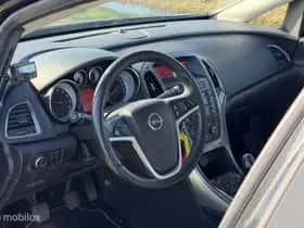 Opel Astra (2012) thumbnail 13
