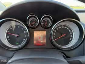 Opel Astra (2012) thumbnail 16