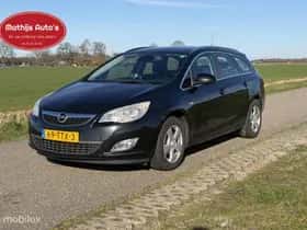 Opel Astra (2012) thumbnail 3