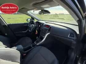 Opel Astra (2012) thumbnail 4