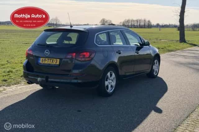 Opel Astra (2012) thumbnail 7