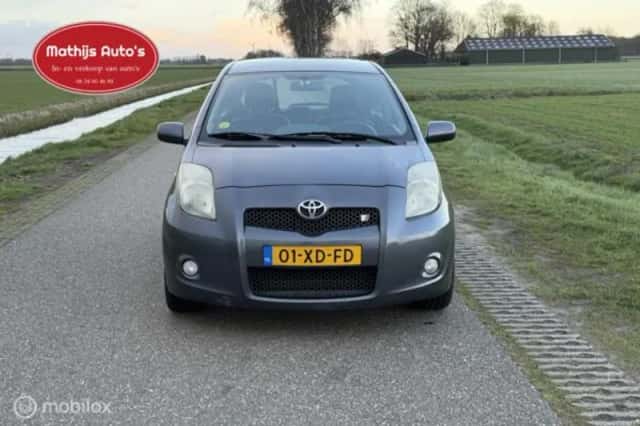 Toyota Yaris (2007) thumbnail 2