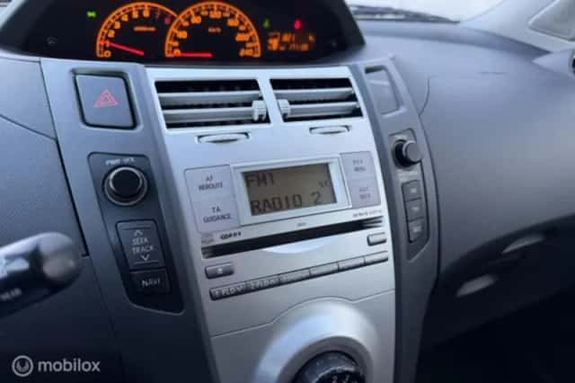 Toyota Yaris (2007) thumbnail 18