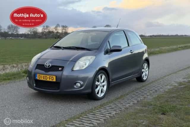 Toyota Yaris (2007) thumbnail 3