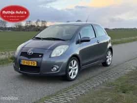 Toyota Yaris (2007) thumbnail 3