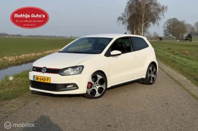 Volkswagen Polo (2011) thumbnail 1