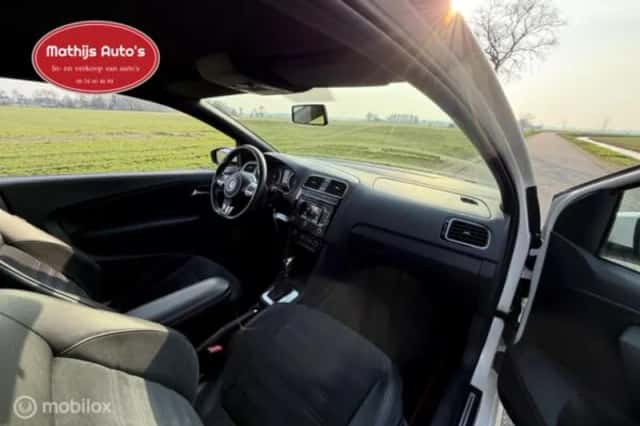 Volkswagen Polo (2011) thumbnail 4