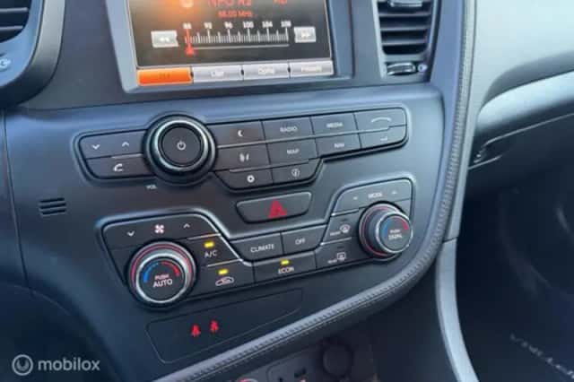 Kia Optima (2014) thumbnail 25