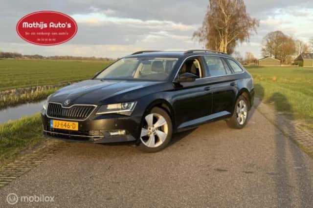 Škoda Superb (2016) thumbnail 1