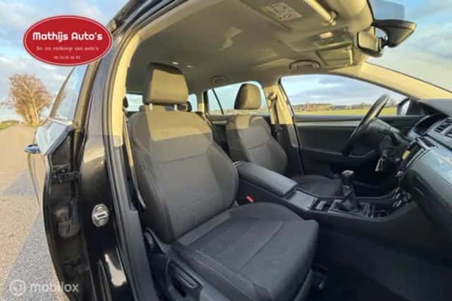 Škoda Superb (2016) thumbnail 5