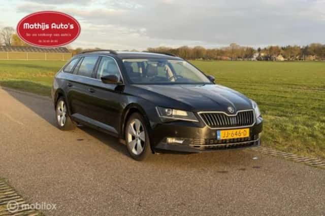 Škoda Superb (2016) thumbnail 6