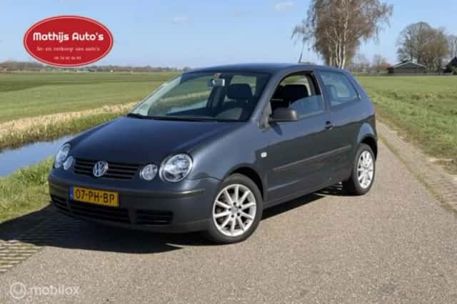 Volkswagen Polo (2004) thumbnail 1