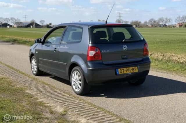 Volkswagen Polo (2004) thumbnail 12