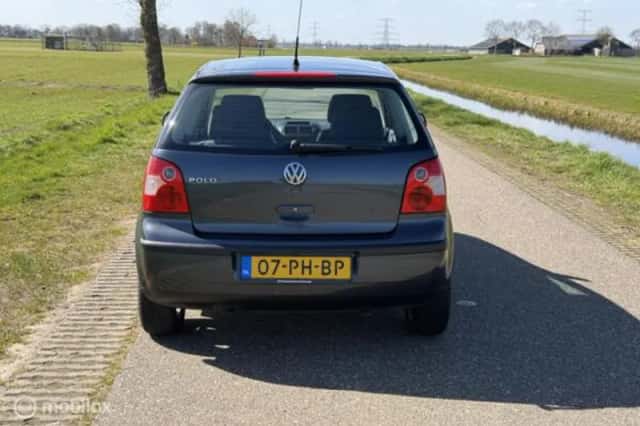 Volkswagen Polo (2004) thumbnail 13