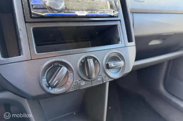Volkswagen Polo (2004) thumbnail 19