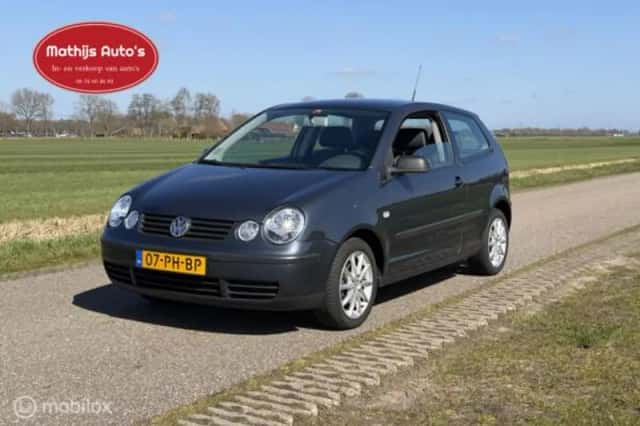 Volkswagen Polo (2004) thumbnail 4