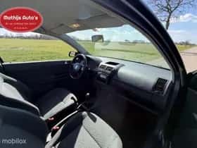 Volkswagen Polo (2004) thumbnail 5