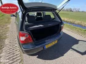 Volkswagen Polo (2004) thumbnail 8