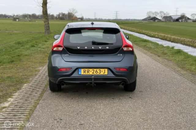 Volvo V40 (2018) thumbnail 12