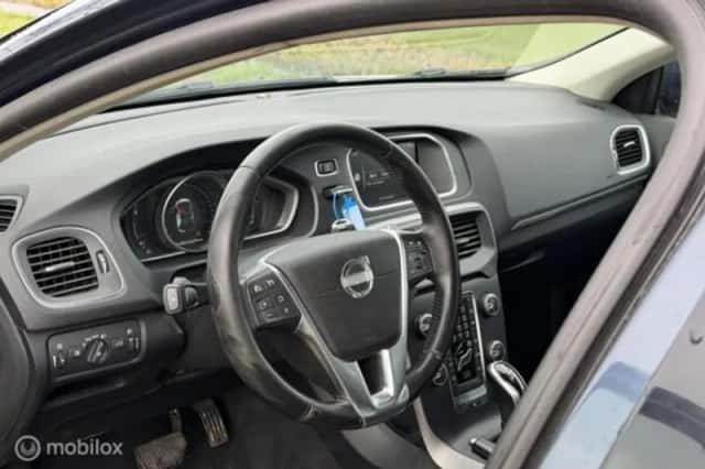 Volvo V40 (2018) thumbnail 15